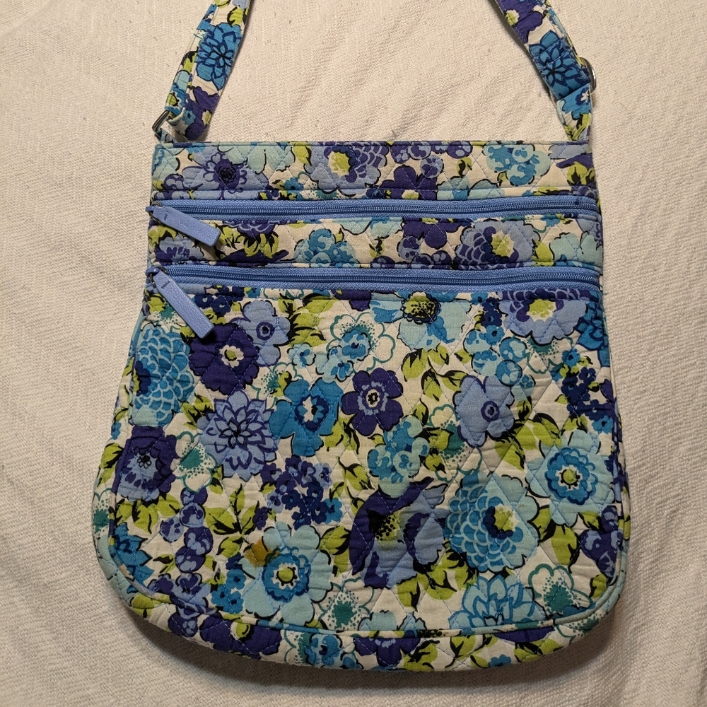 Vera Bradley triple zip hipster in blueberry blooms